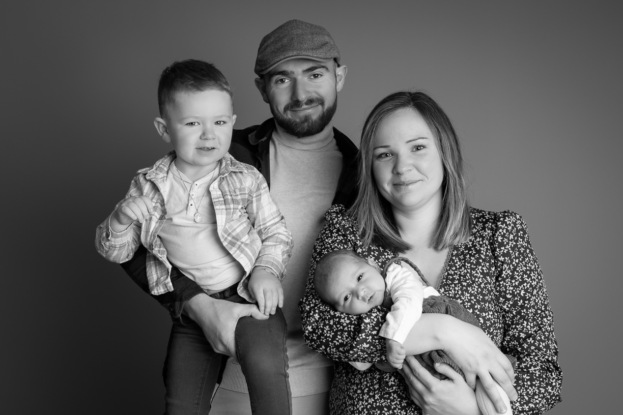 séance nouveau né en famille 2